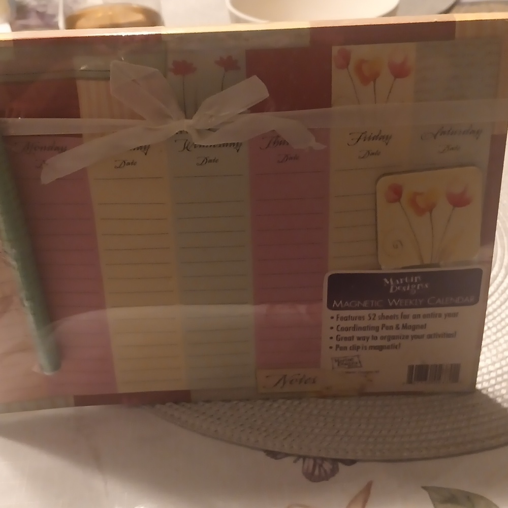 NWT MAGNETIC WEEKLY CALENDAR